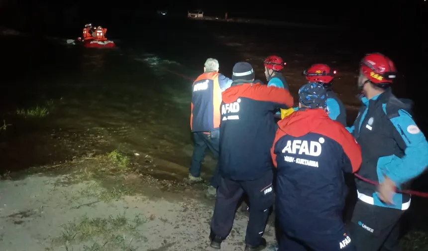 Bursa'da derede mahsur kalan 4 kişi AFAD ekiplerince kurtarıldı