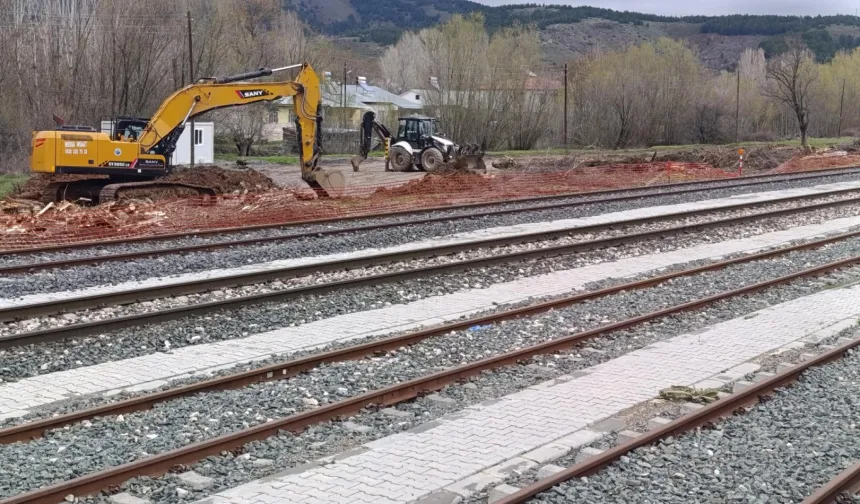 CHP'li Sarıbal'dan Hazar Gölü havzasındaki madencilik faaliyetlerine tepki