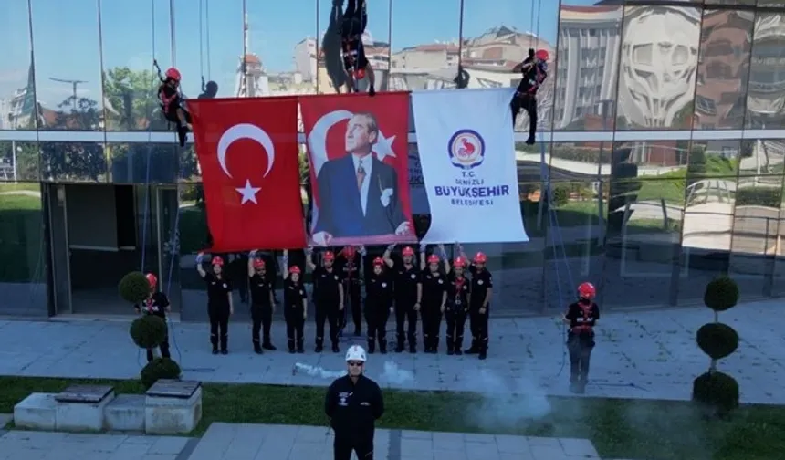 Denizli'de nefes kesen gösteri