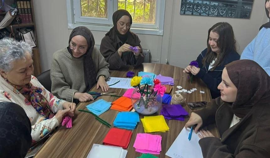 İstanbul Maltepe'de sağlıklı yaşlanmayı destekleyen atölye çalışması