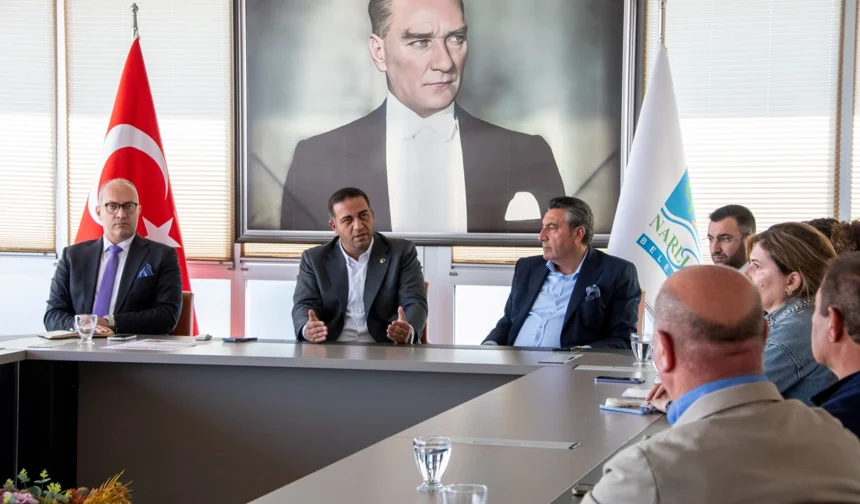 İzmir Narlıdere'de muhtarlarla ortak akıl buluşması