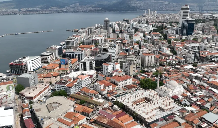 'İzmir Yenileniyor' markası tescillendi