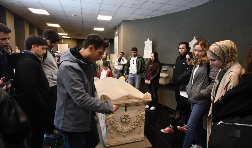 İzmir'de üniversite öğrencilerine Bergama ve Ödemiş gezisi