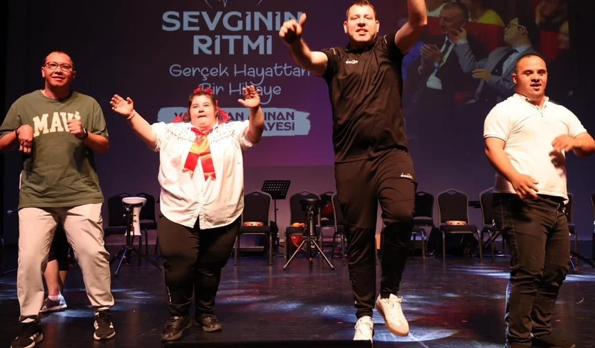 Kocaeli'de down sendromlu gençlerden duygu dolu gösteri