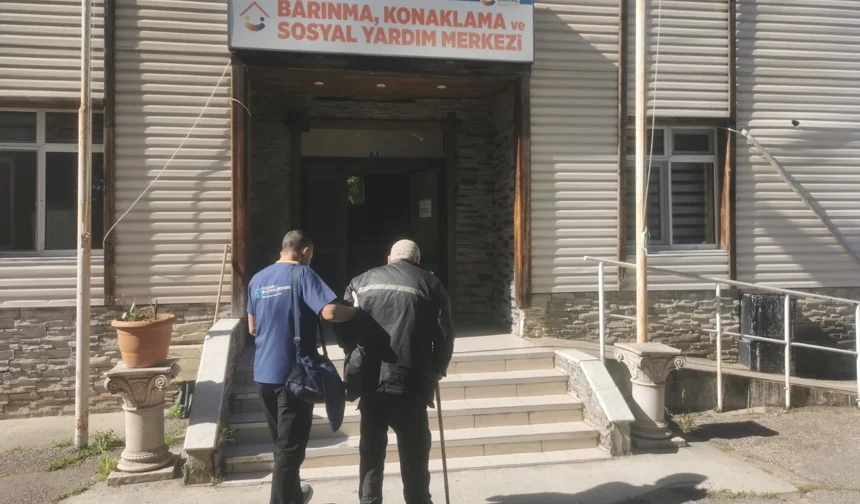 Kocaeli'nde çöp ev dramı sona erdi