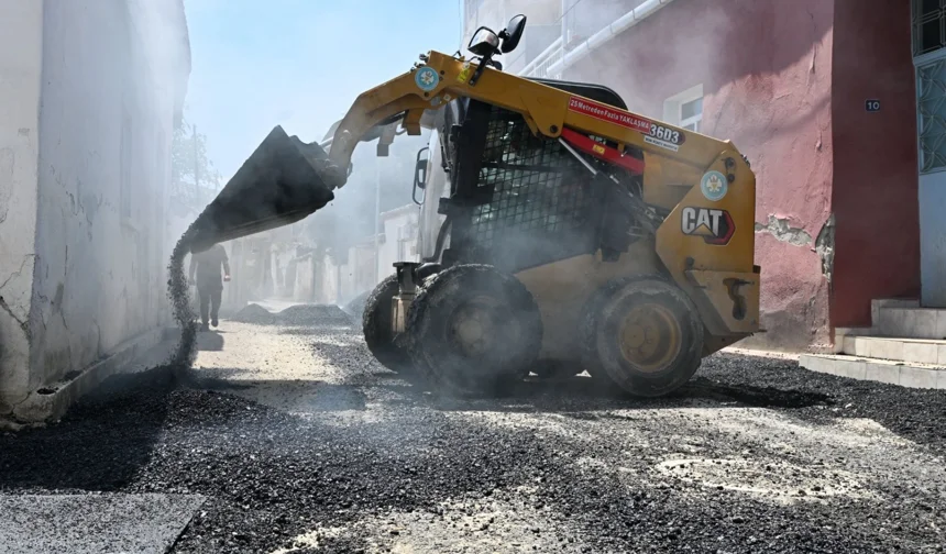 Manisa Muradiye'de yol yenileme ve asfalt seferberliği
