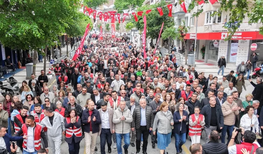 Manisa'da Başkan Dutlulu emekçilerle omuz omuzaydı
