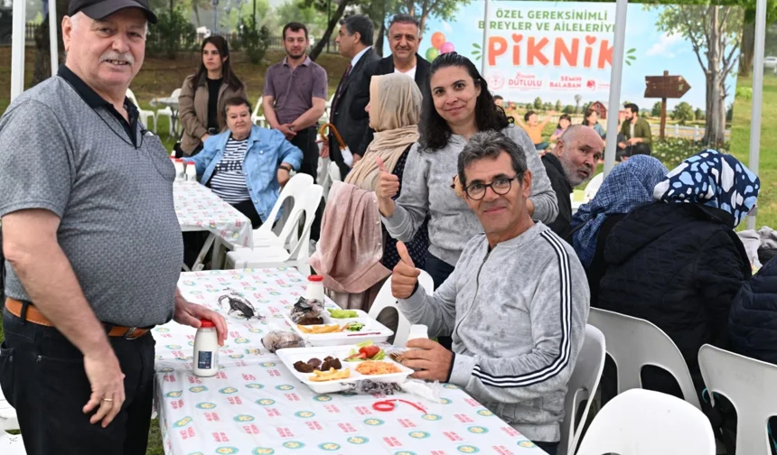 Manisa'da özel bireyler Ortaköy'de piknikte buluştu