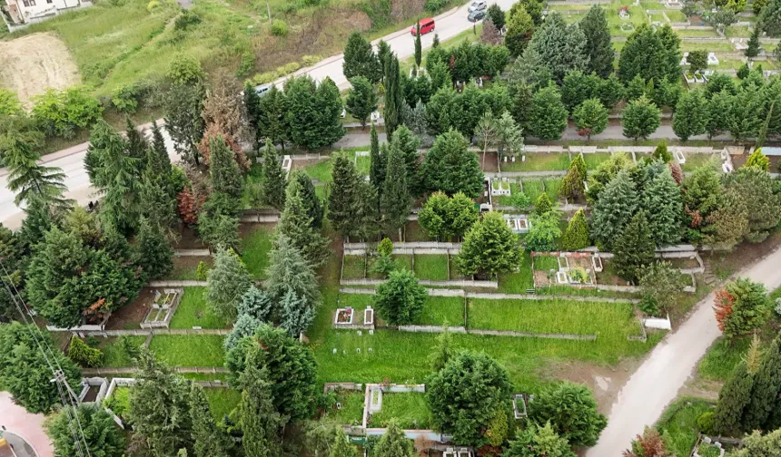 Sakarya'da mezarlıklarda bayram hazırlığı