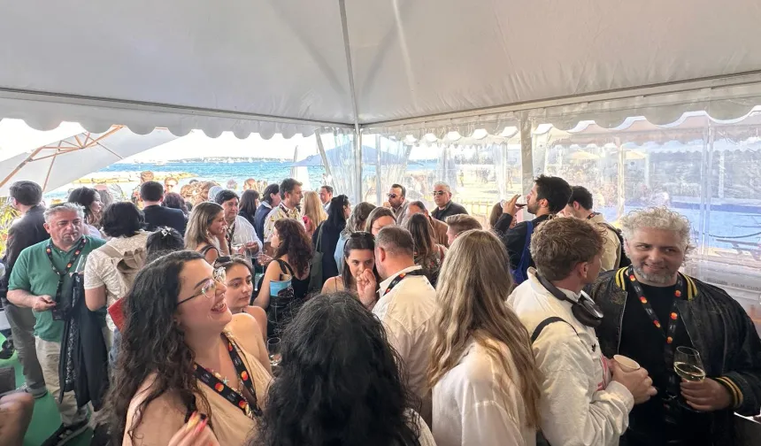 Türkiye standına Cannes'da yoğun ilgi