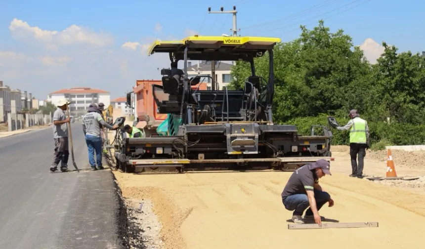 Eskişehir'de 8070 Bulvarı'nda asfalt çalışması sürüyor