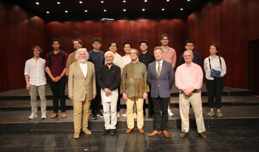 Eskişehir'de dört genç orkestra şefi finale yükseldi