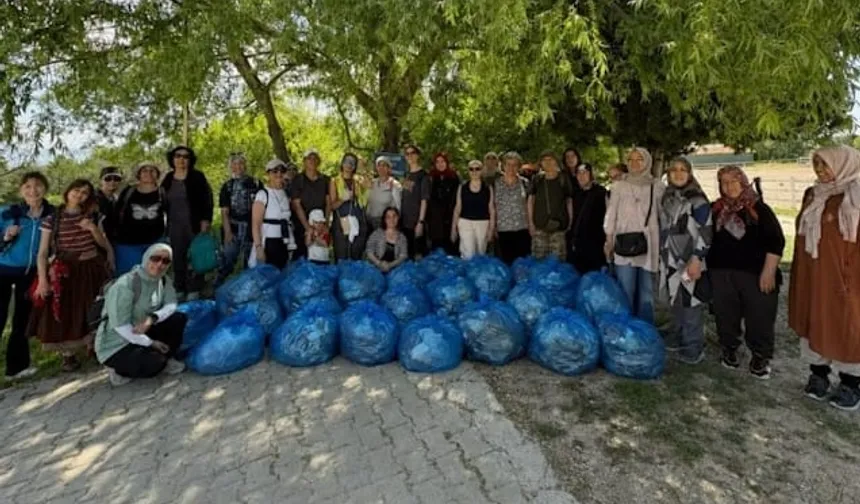 Kütahya'da doğa yürüyüşü ve temizlik etkinliği