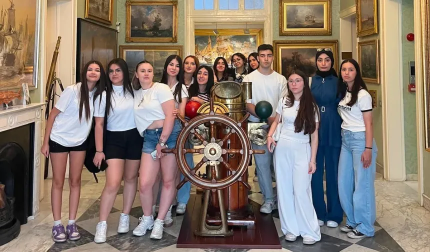 İzmir'de bin liseli genç müzelerle tanıştı