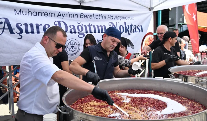 Manisa Büyükşehir'den pazarda 2 bin kişiye aşure ikramı