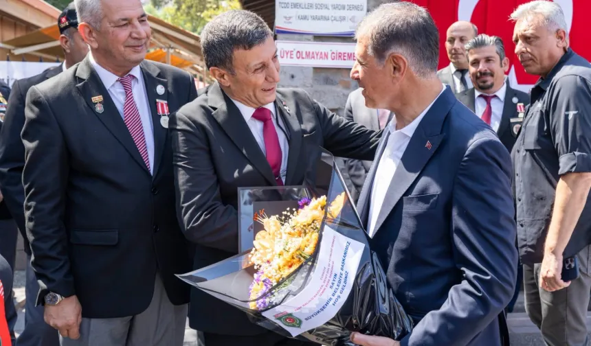 İzmir'de Başkan Tugay, şehit aileleri ve gazilerle buluştu