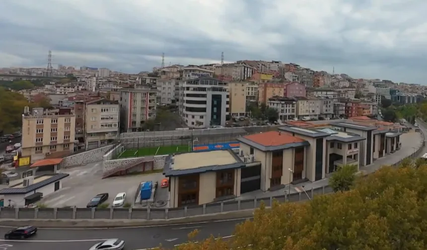 Beyoğlu'nda yeni okul öğrencileriyle buluştu