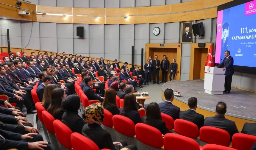 Cumhurbaşkanı Yardımcısı Cevdet Yılmaz, kaymakam adaylarıyla buluştu