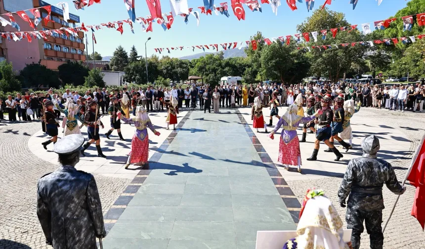 Efes Selçuk'un kurtuluşunun 104'üncü yılı törenle kutlandı