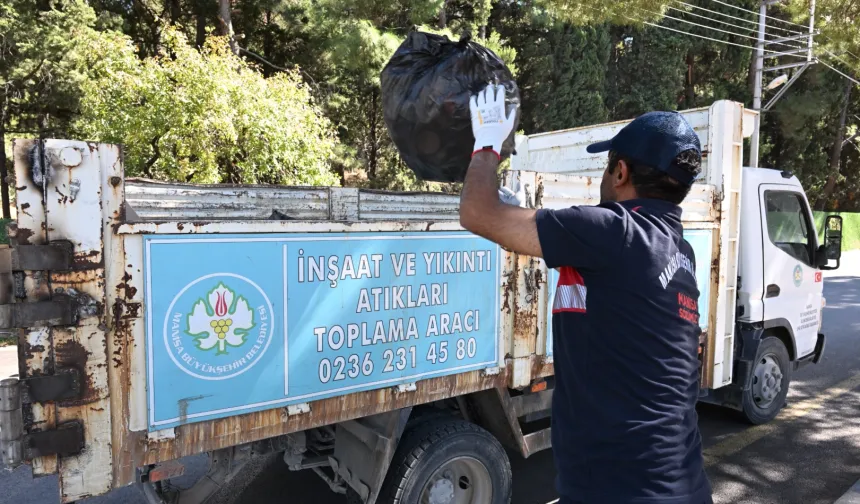 Manisa'da Spil Dağı yolunda temizlik çalışması
