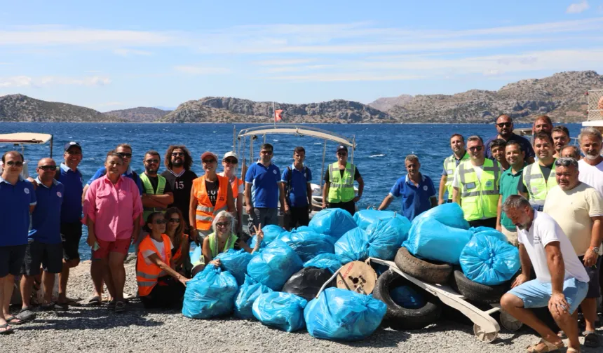Muğla'da kıyılarda plastik atıklara karşı ortak mücadele