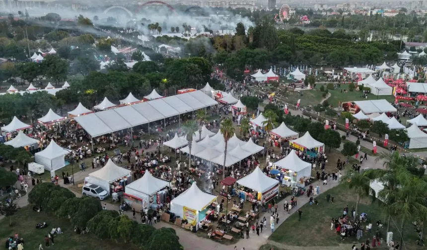 Adana Lezzet Festivali'nde gastronomi rüzgârı esti