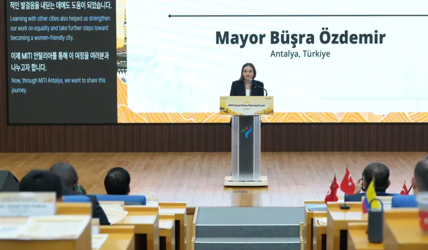 Antalya'nın akıllı şehir uygulamaları Seul'de tanıtıldı