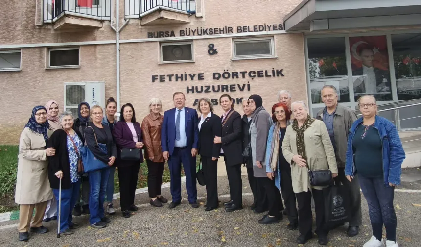 Bursalı emeklilerden huzurevine anlamlı ziyaret