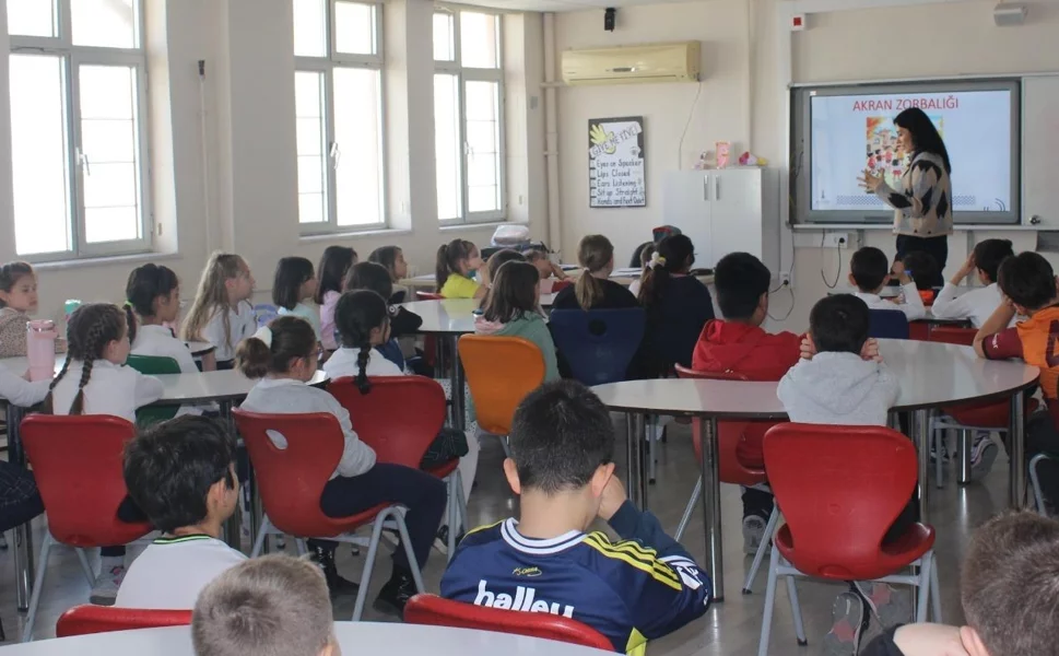 Aliağa ve Bergama'da akran zorbalığı ve şiddete karşı nezaket eğitimi