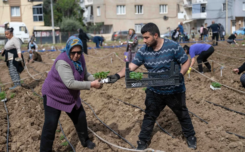 Bornova'da umut toprakla büyüyor