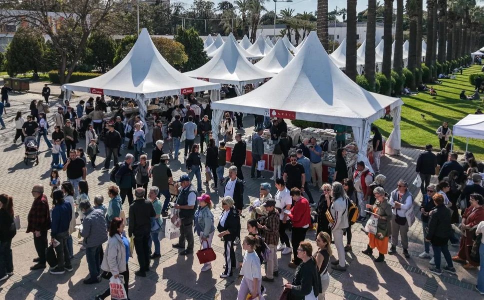 İZKİTAP'ta hafta sonu edebiyatla dolu geçti