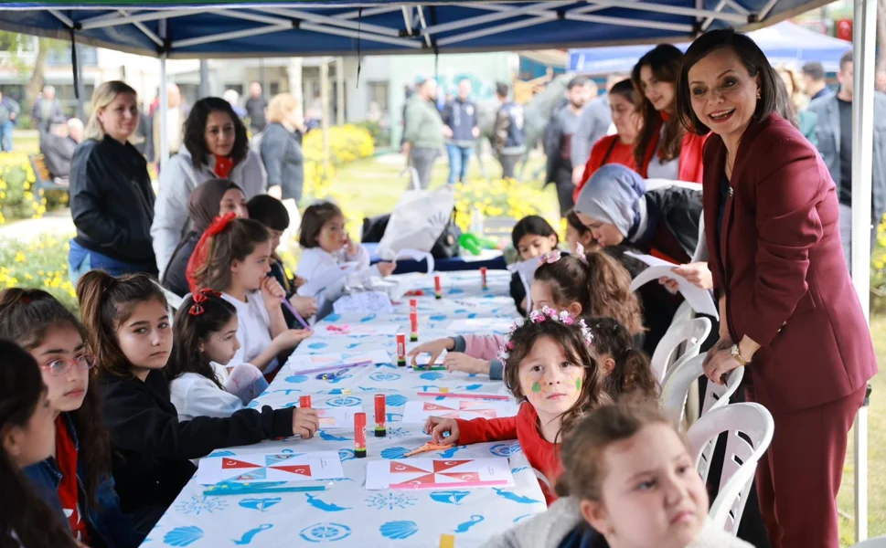 İzmir Karabağlar'da Çocuk Şenliği ilçeyi sardı