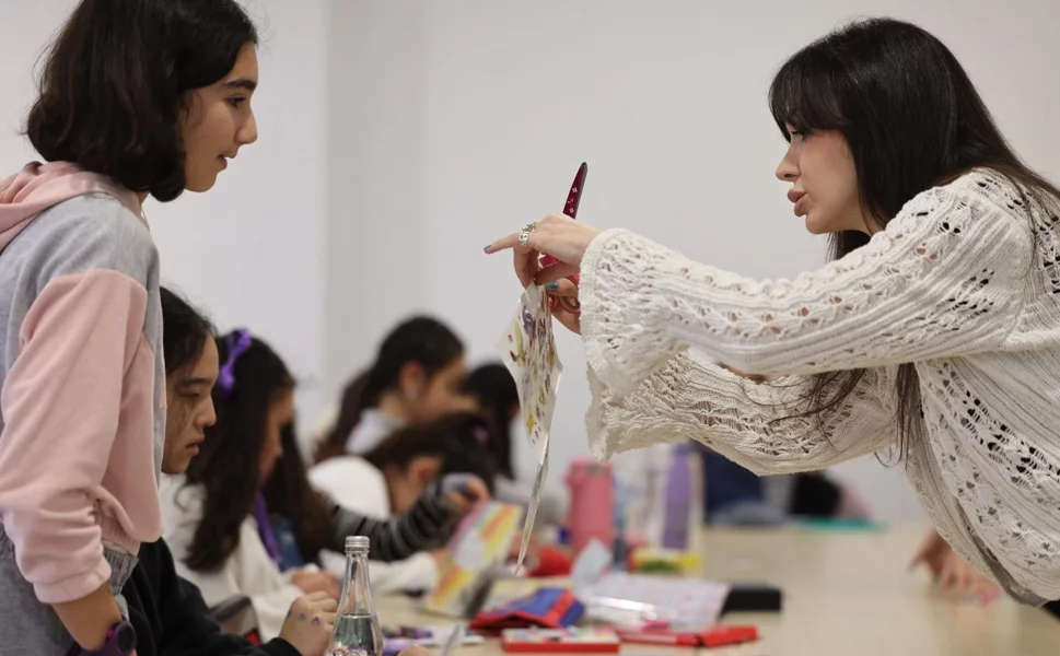 İzmir'de çocuklar kitaplarını yazıp çizdi