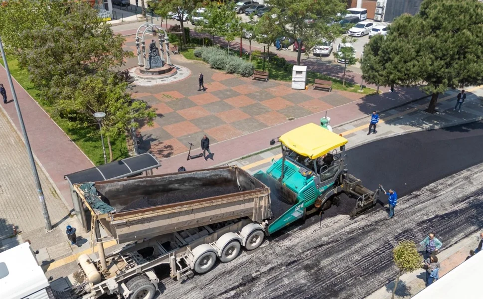 İzmir'de Girne Bulvarı yenileniyor