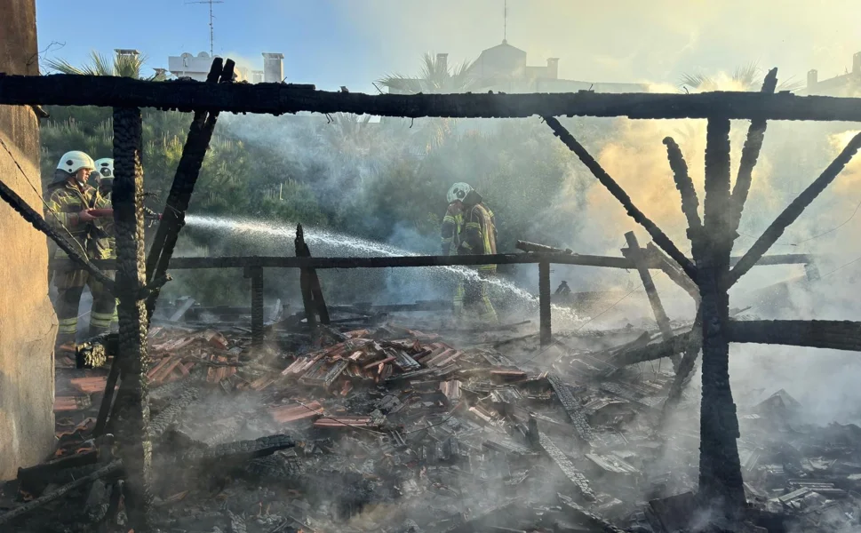 İzmir'de itfaiyenin hızlı müdahalesi faciayı önledi
