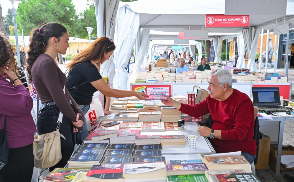 İzmir'de İZKİTAP günleri başlıyor