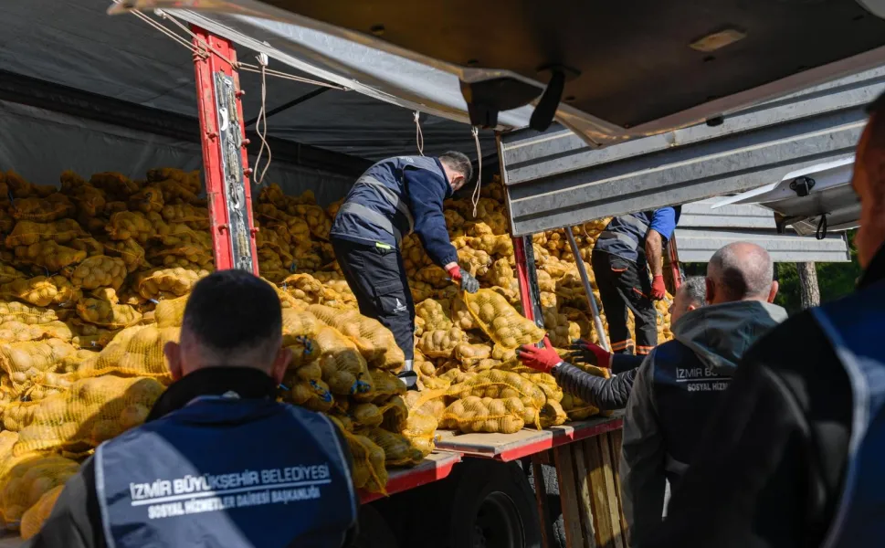 İzmir'de üreticiye nefes, vatandaşa destek