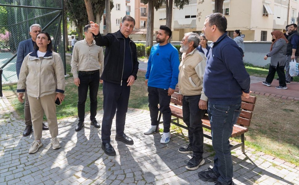 İzmir'de Başkan Tugay vatandaşlarla buluştu