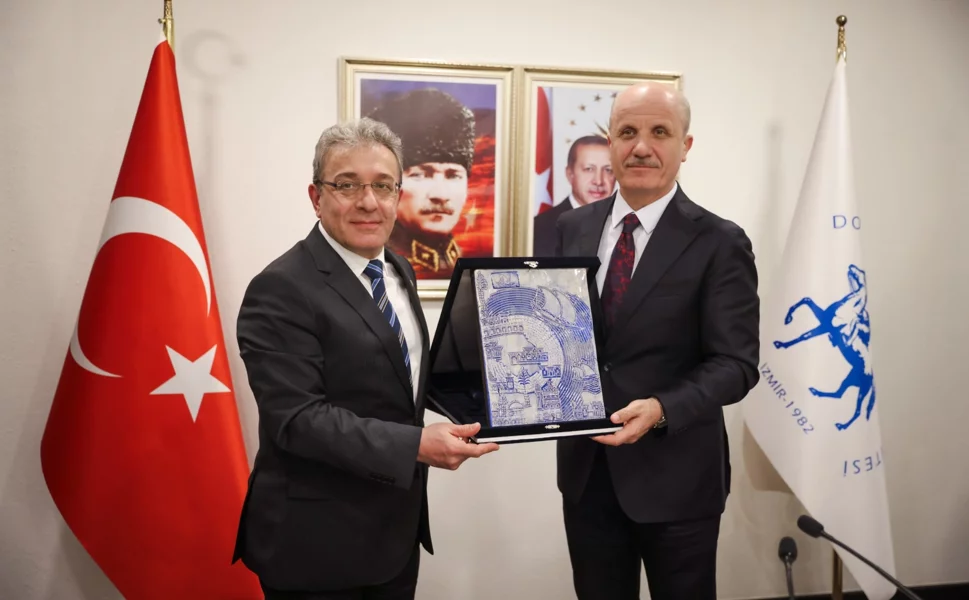 YÖK Başkanı Özvar İzmir'de rektörlerle buluştu