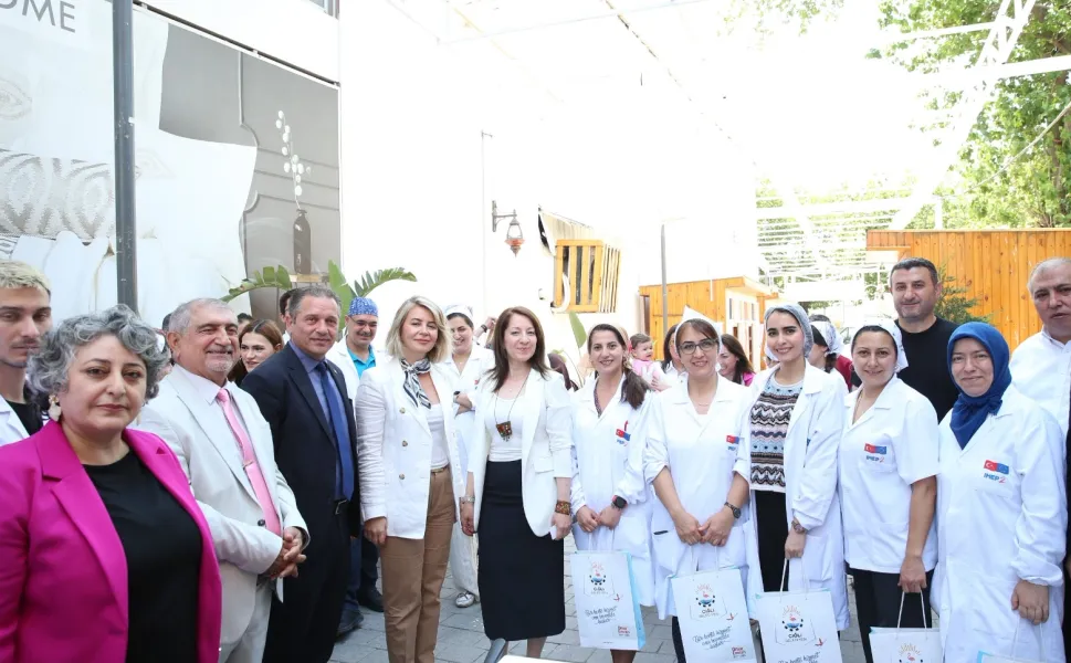 Çiğli'de ikinci dönem pastacılık kursu tamamlandı