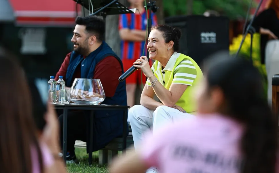 Efes Selçuk'ta Başkan Sengel gençlerle 'açık mikrofon' söyleşisinde