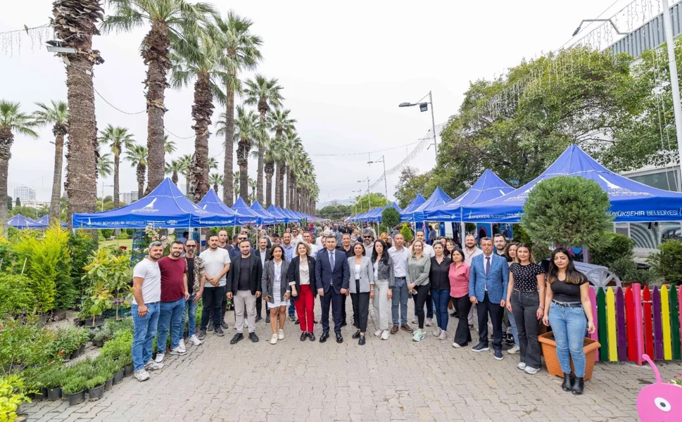 İzmir Balkon-Bahçe Bitkileri Festivali başladı