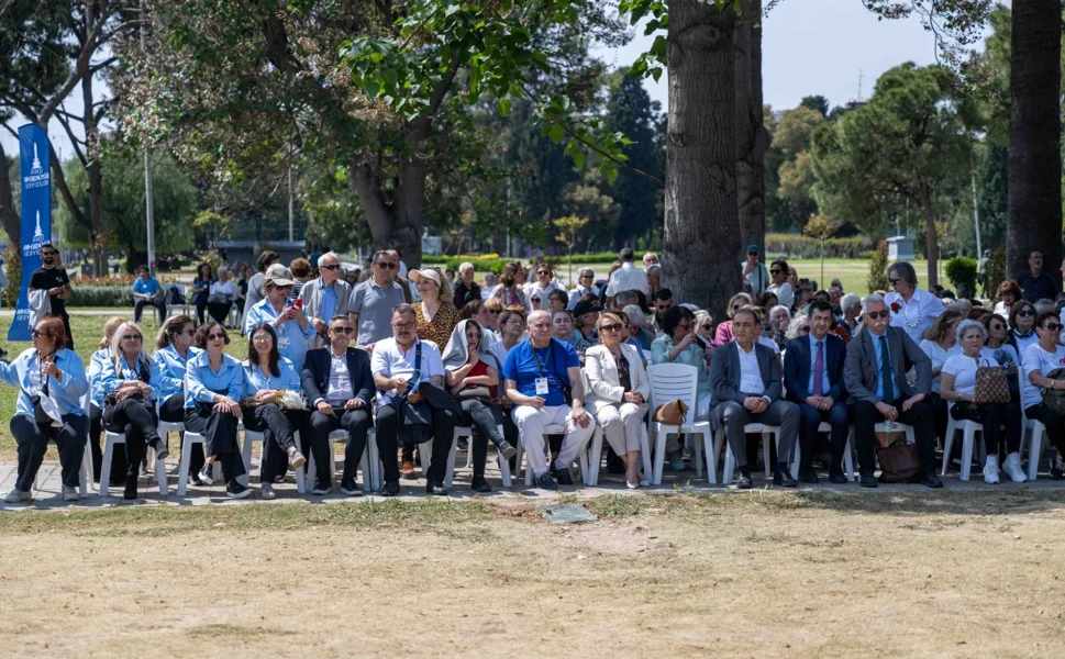 İzmir Bornova'nın çınarları üniversiteli oluyor