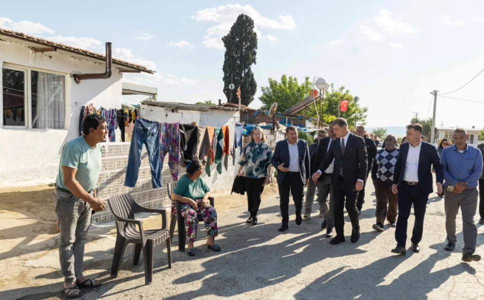 İzmir Çırpı'da Başkan Tugay halkla buluştu