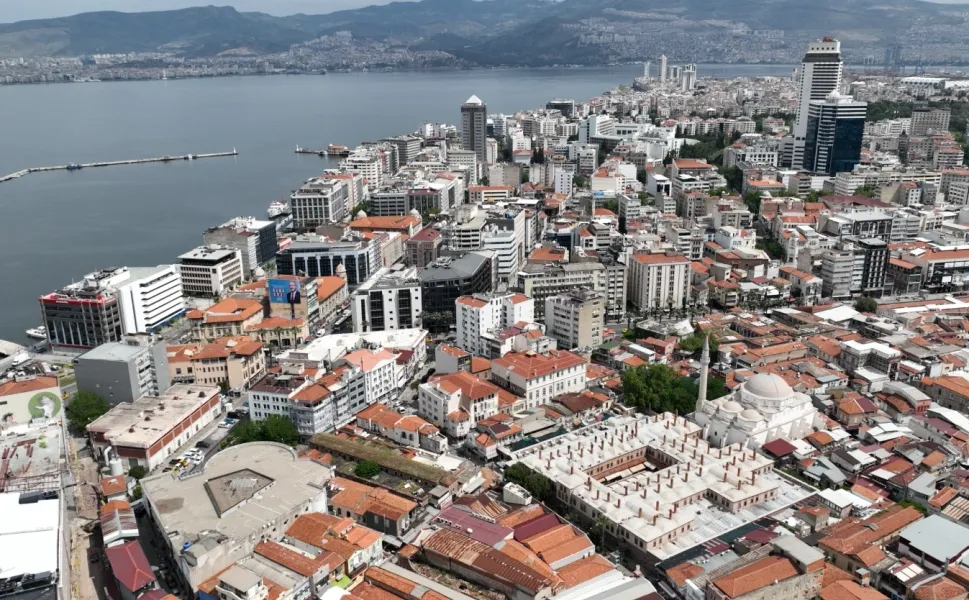 'İzmir Yenileniyor' markası tescillendi