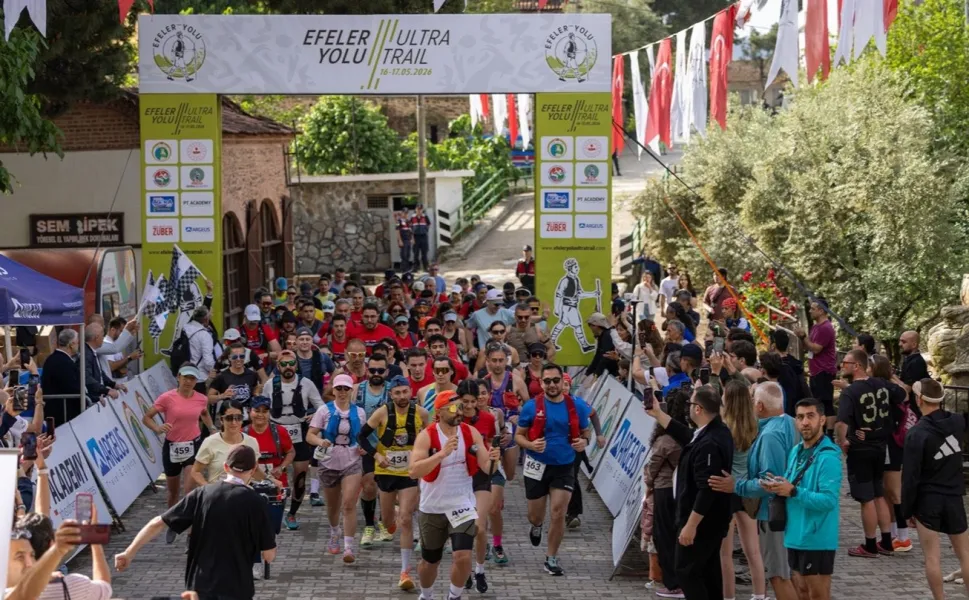İzmir'de Efeler Yolu Ultra Trail'de madalyalar verildi