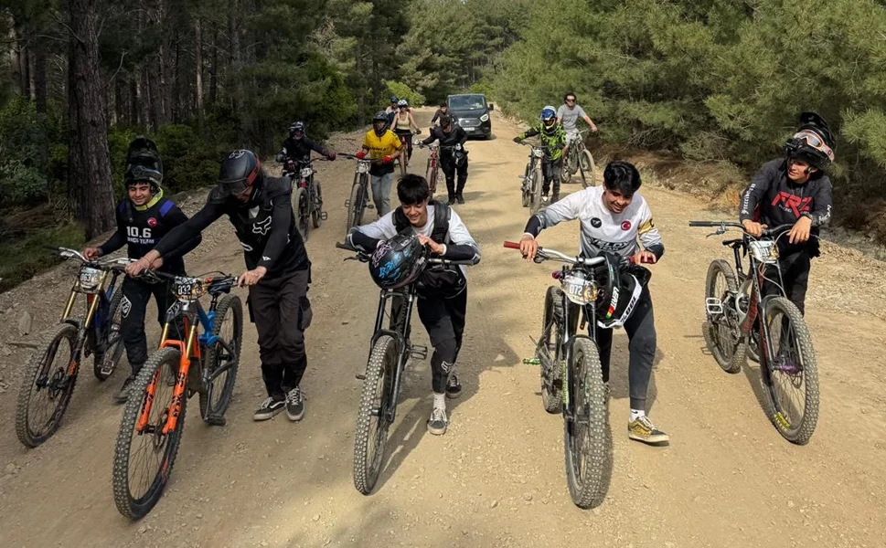 İzmir'de yeni parkurda adrenalin dolu festival