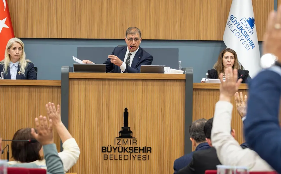 İZSU'da yeni dönem... İzmir'de suya indirim, altyapıya dev yatırım