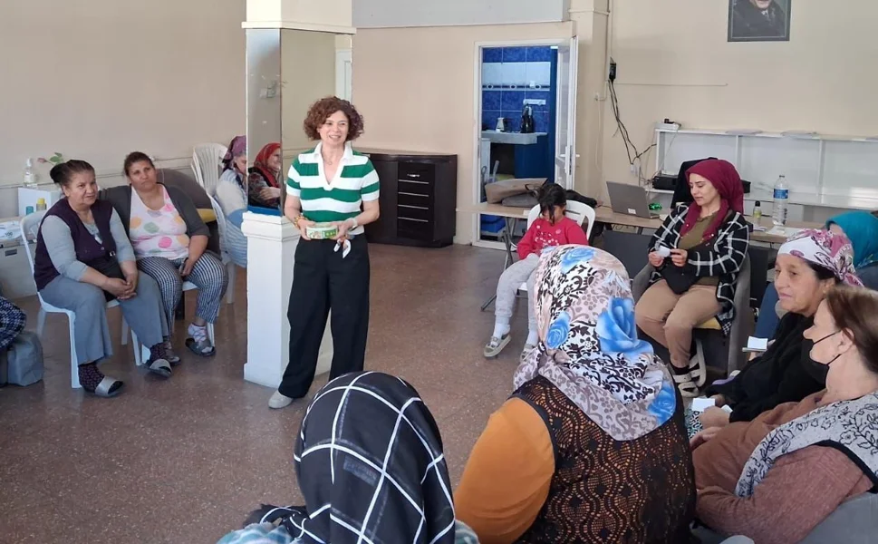 Kadın sağlığı seminerleri İzmir genelinde yaygınlaşıyor
