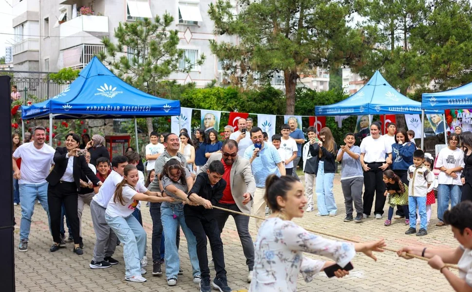 Karabağlar'da gençler sınav öncesi moral buldu